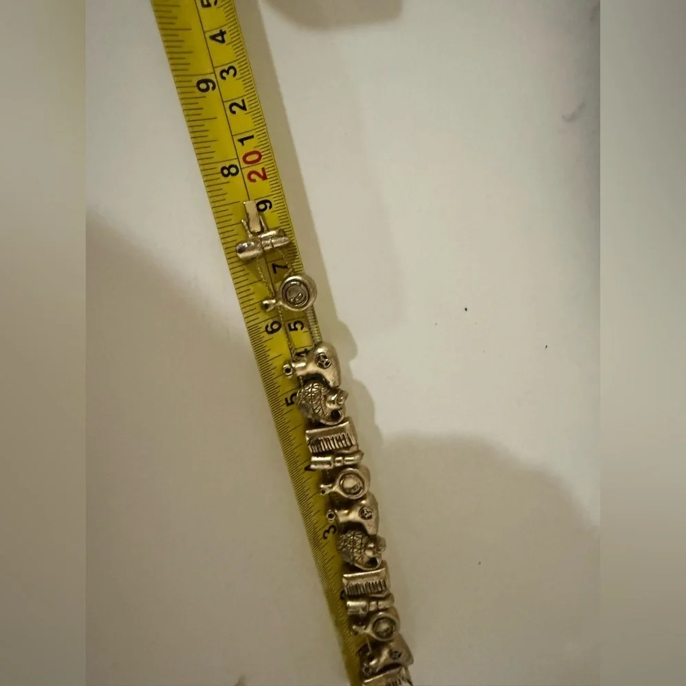 Vintage Hair and Makeup Gold Tone Charm Bracelet